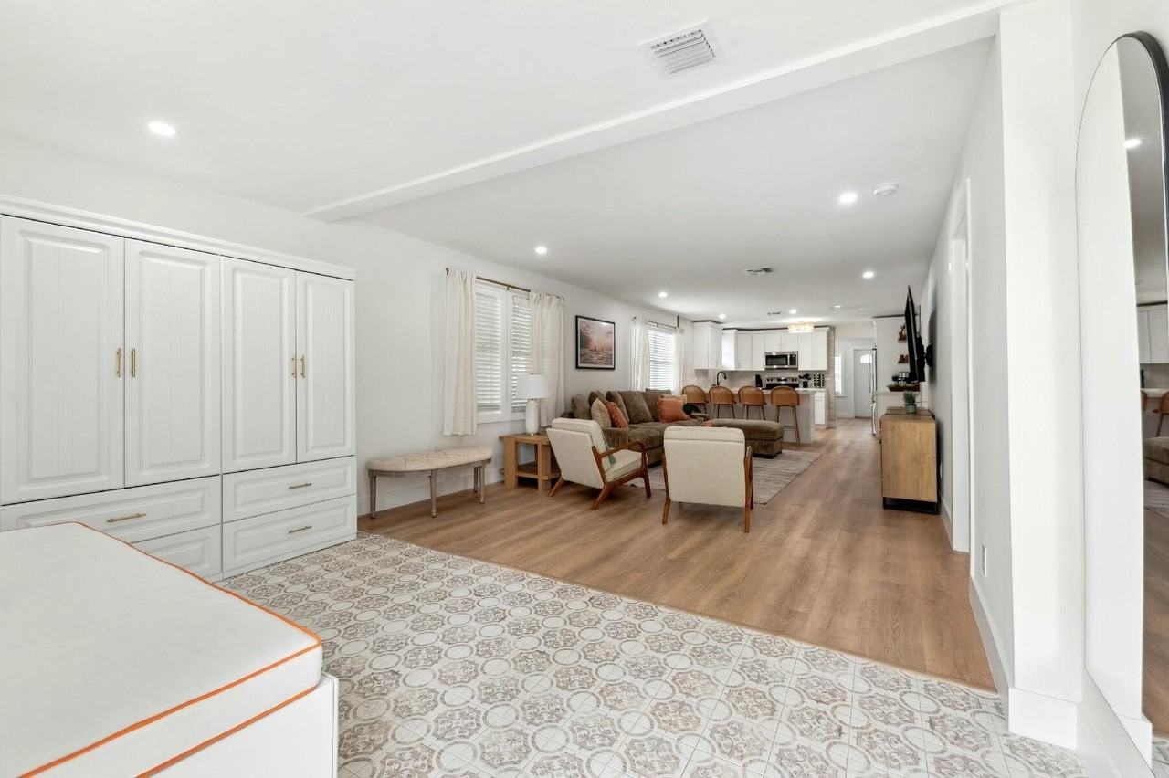 125 Nw 3rd Ave - Photo 2 of 32