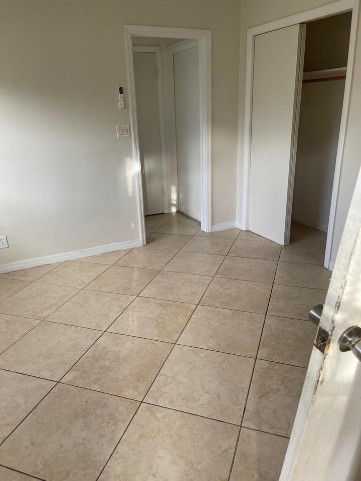 2300 Ne 5th Ave #3 - Photo 4 of 20