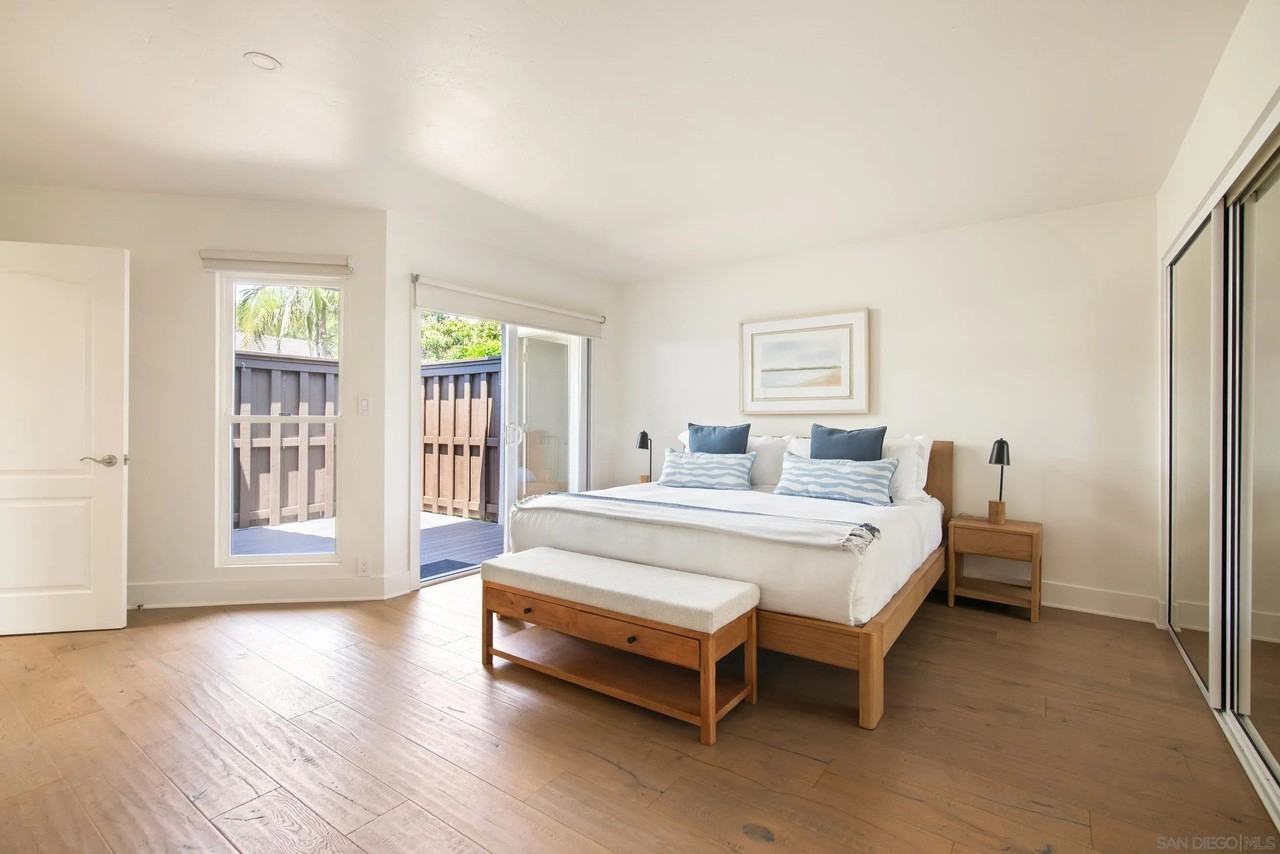 2452 Azure Coast Dr - Photo 4 of 42