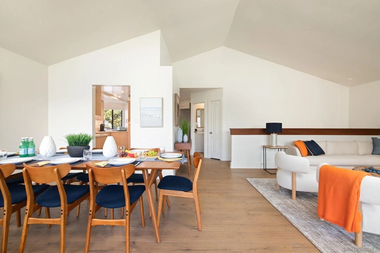 2452 Azure Coast Dr - Photo 7 of 42