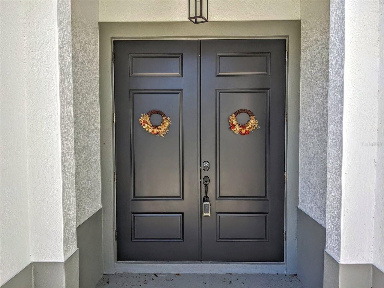 3373 Eagle Pass St - Photo 2 of 26