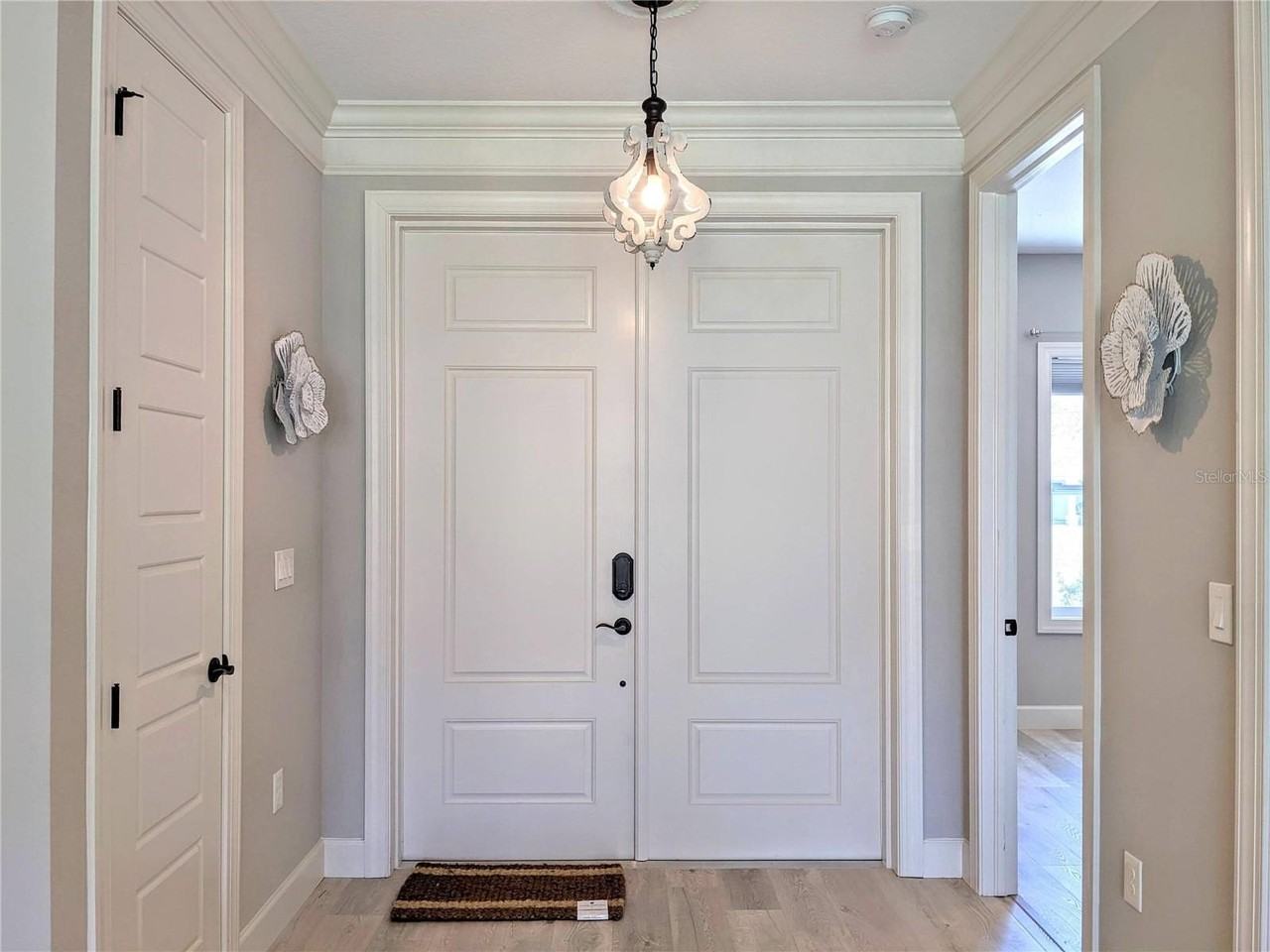 3373 Eagle Pass St - Photo 3 of 26