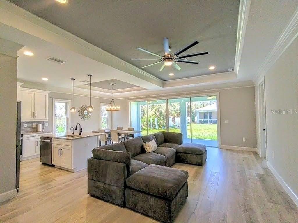 3373 Eagle Pass St - Photo 4 of 26