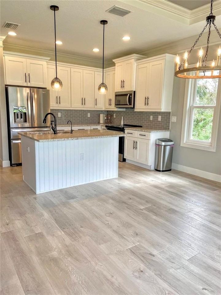 3373 Eagle Pass St - Photo 6 of 26