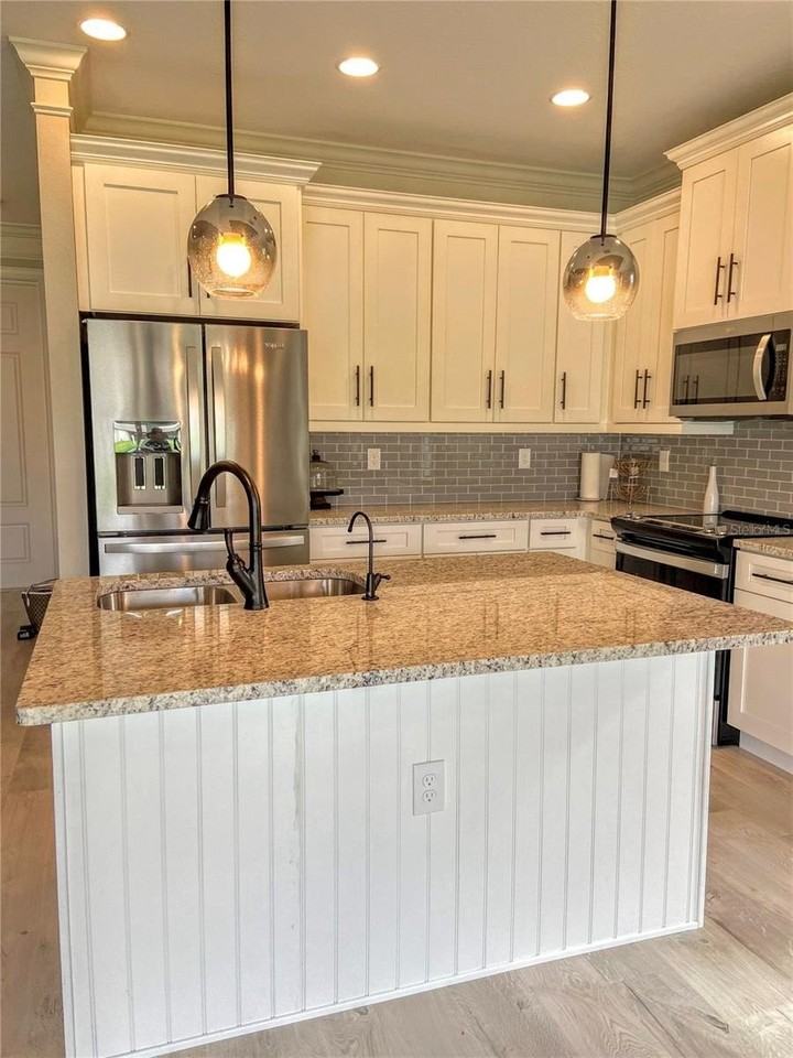 3373 Eagle Pass St - Photo 7 of 26