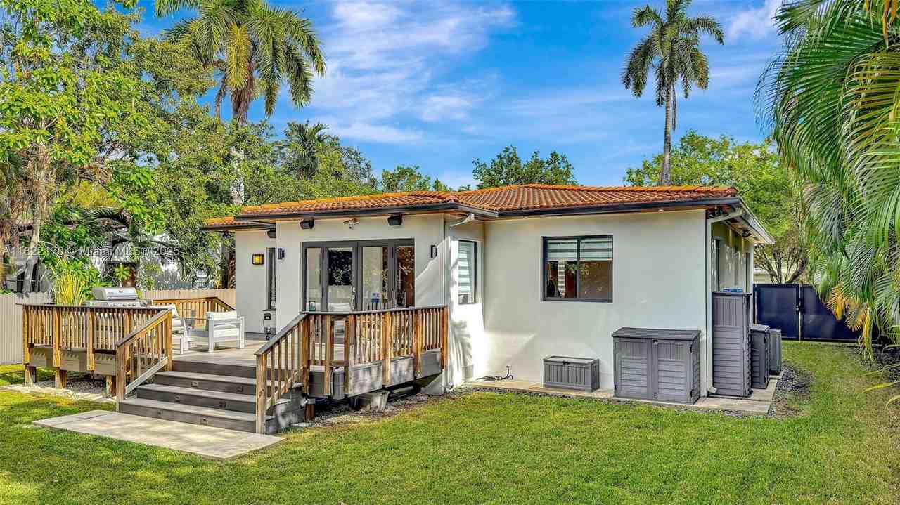 130 Sw 25th Rd #SFH - Photo 6 of 8