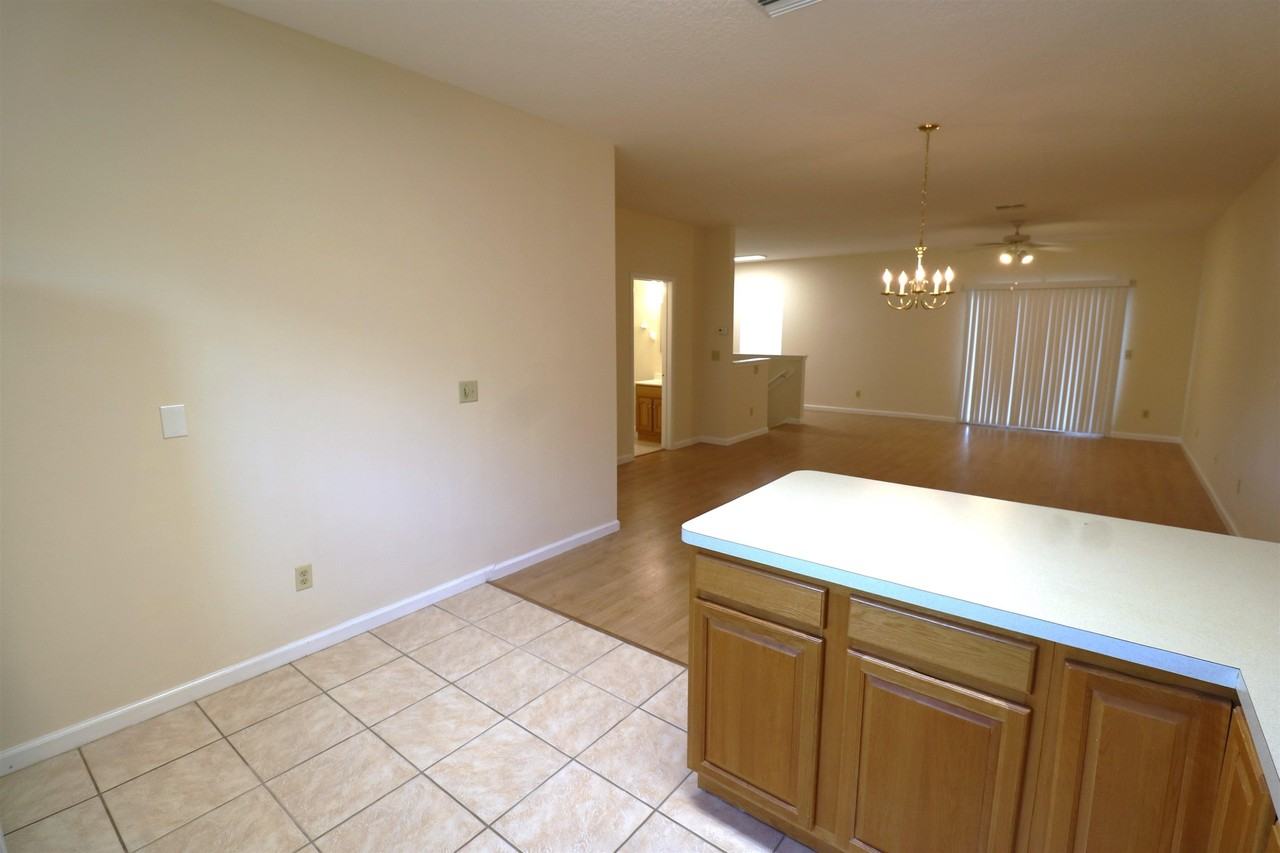 825 Anastasia Boulevard - Photo 5 of 18