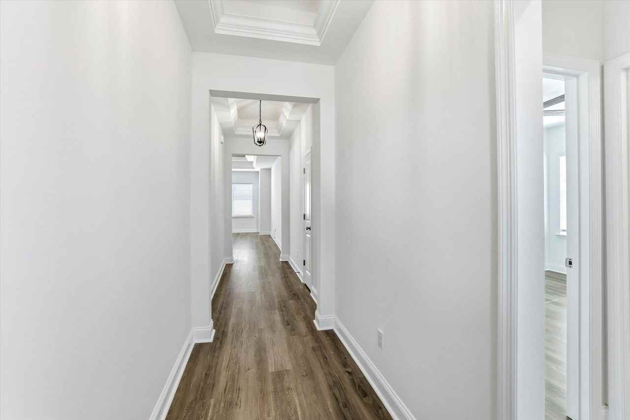 201 Ursaline St - Photo 6 of 43