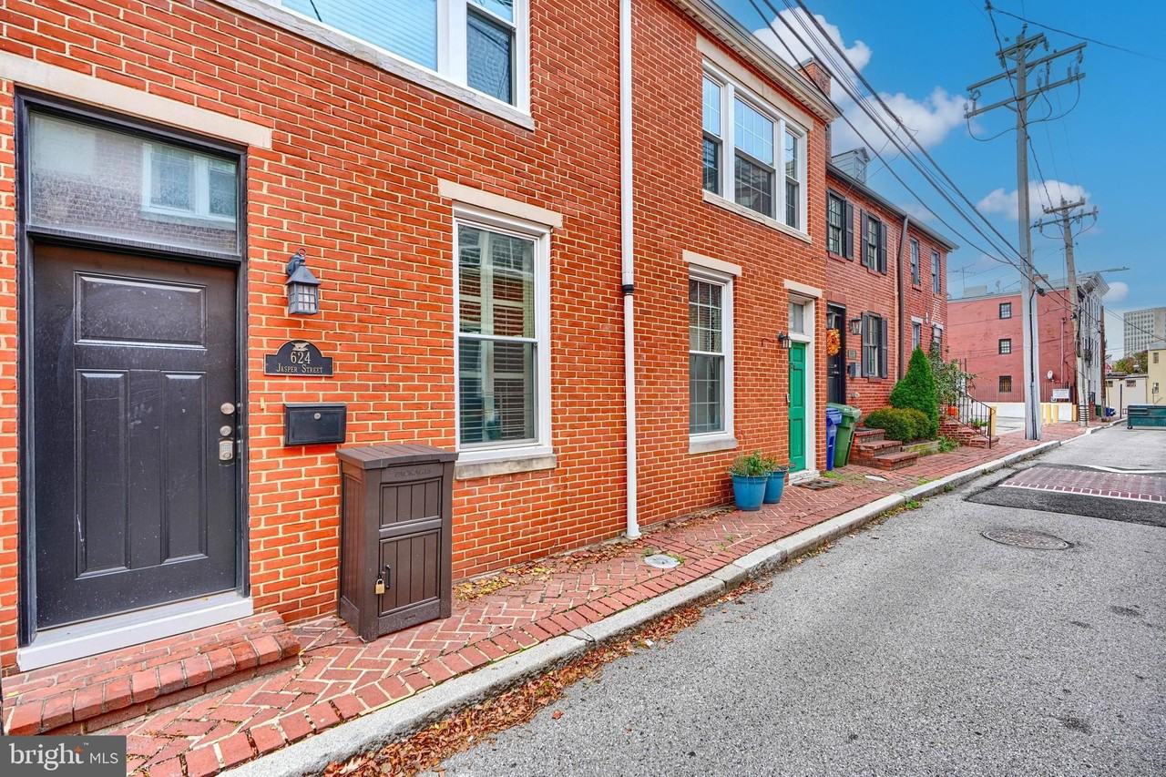 624 Jasper St - Photo 4 of 24