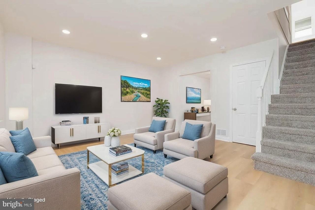 204 Kingston Rd - Photo 3 of 16