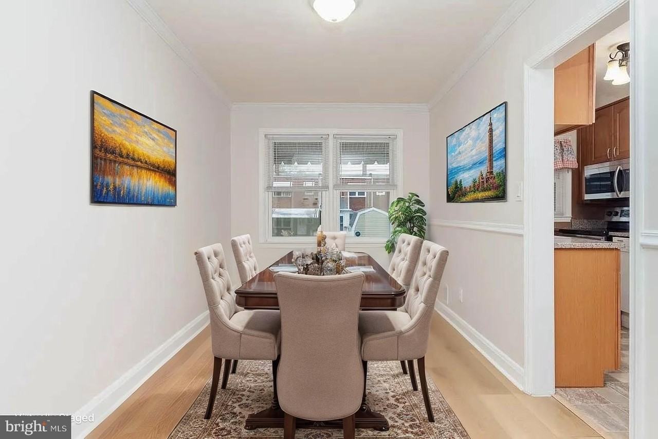 204 Kingston Rd - Photo 4 of 16