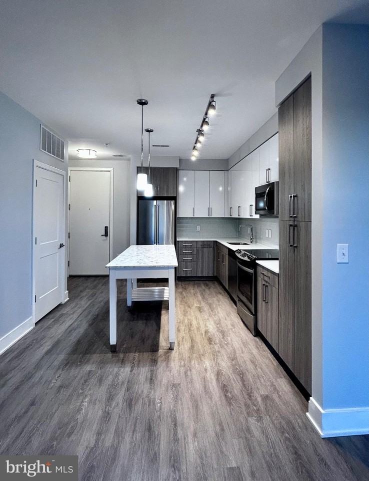 145 Riverhaven Dr Unit 554 #554 - Photo 4 of 21