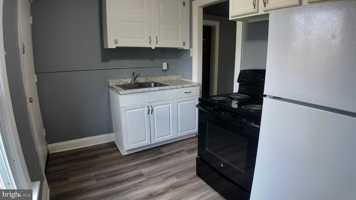 featured image of 228 N Locust St Apt 4 #4