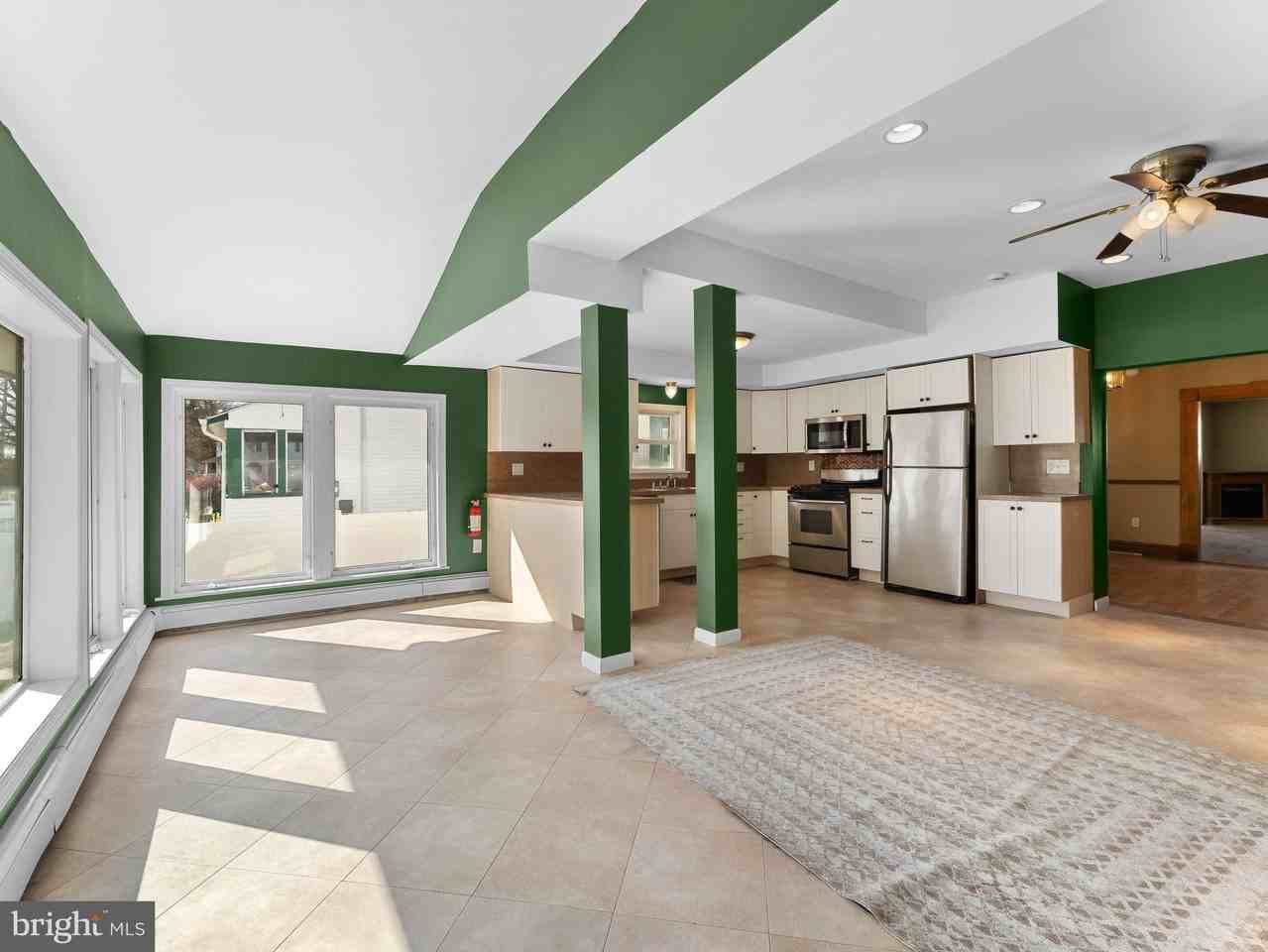 860 Pennsylvania Ave - Photo 7 of 28