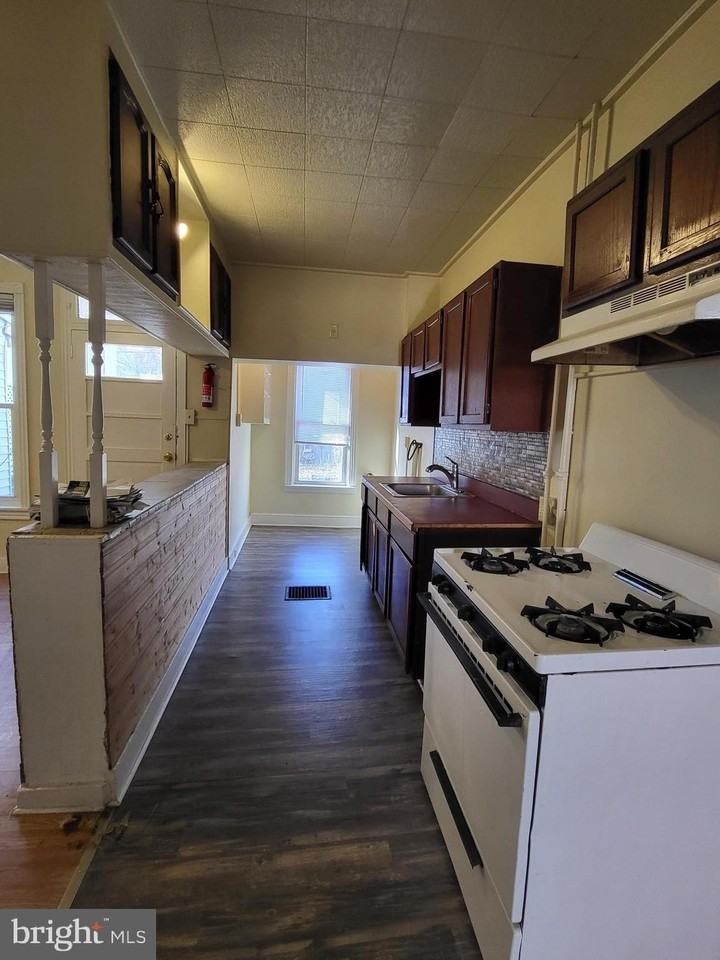 830 Church St - Photo 2 of 12