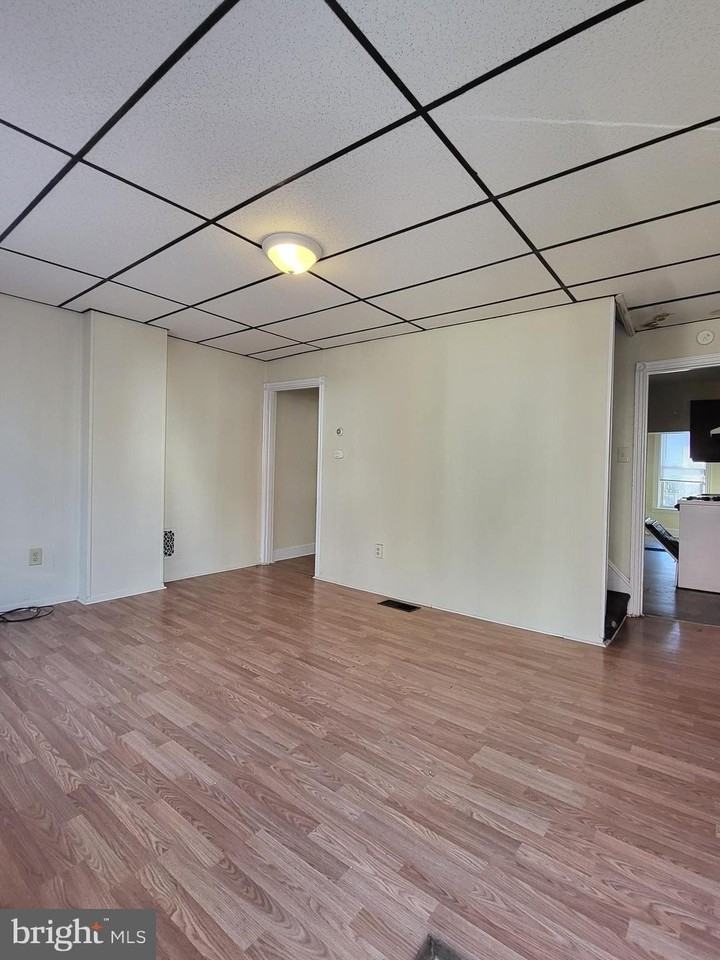 830 Church St - Photo 4 of 12