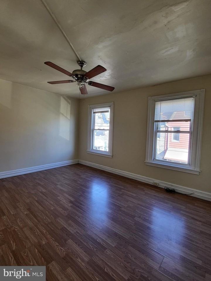 830 Church St - Photo 5 of 12