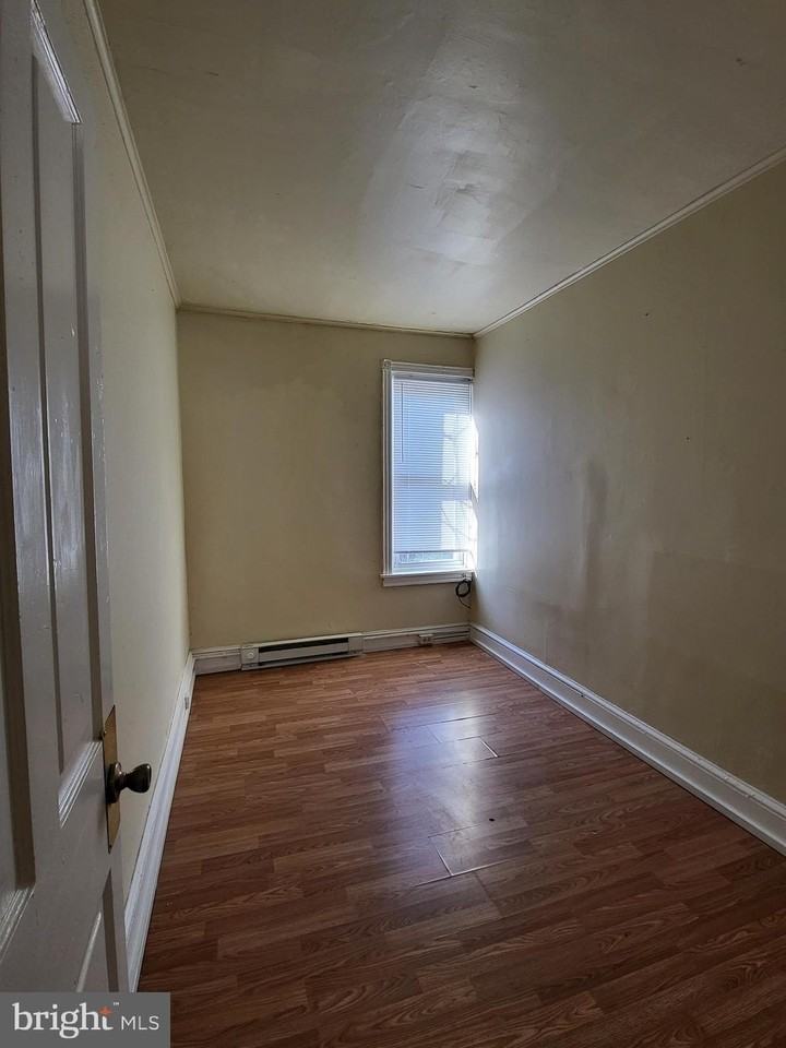 830 Church St - Photo 6 of 12