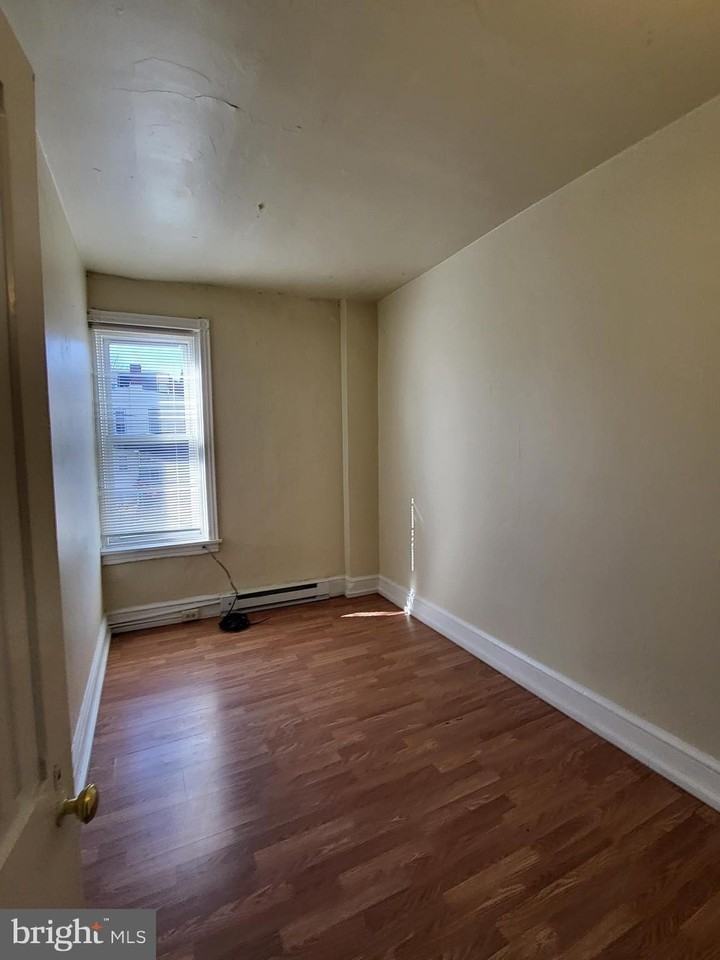 830 Church St - Photo 7 of 12