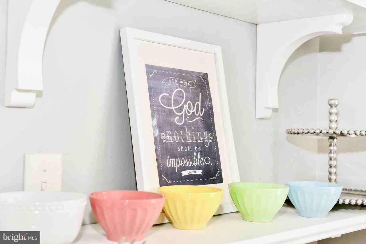 102 Peregrine Ln - Photo 6 of 28