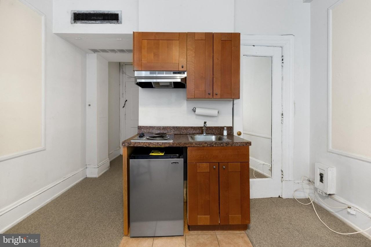 1324 Locust St Apt 802 #802 - Photo 4 of 34