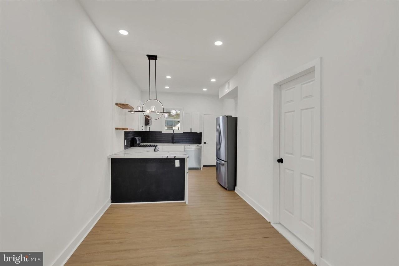 2117 South Alden Street - Photo 7 of 27