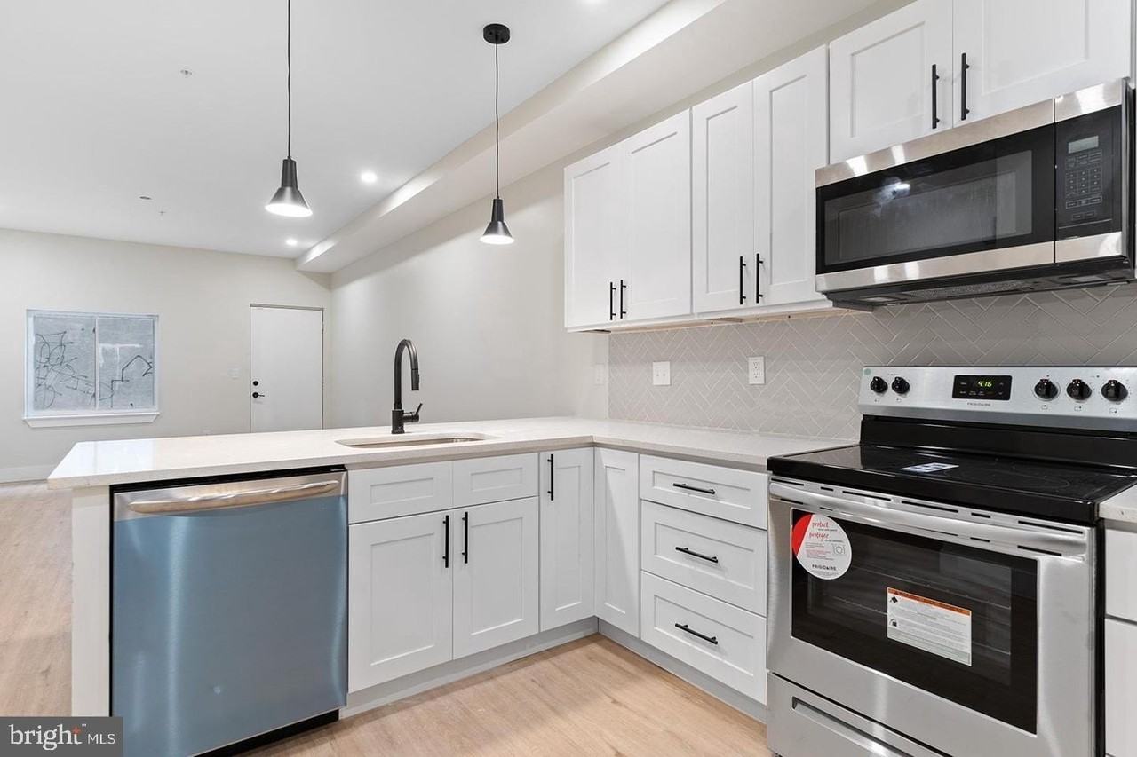 2539 Cecil B Moore Ave - Photo 2 of 15