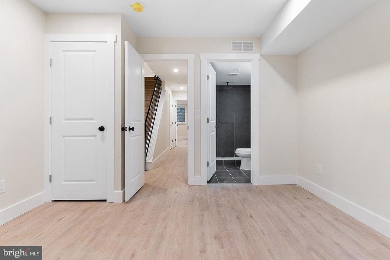 2539 Cecil B Moore Ave - Photo 4 of 15