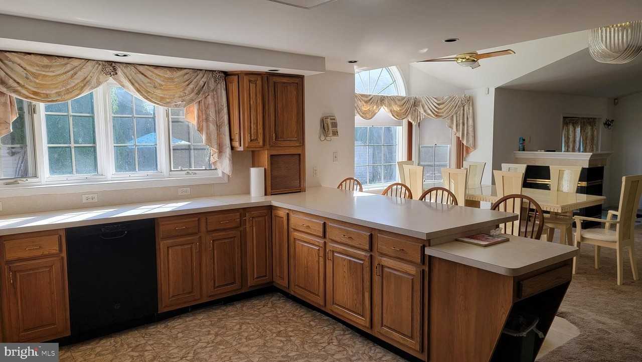 8027 Narvon St - Photo 2 of 15