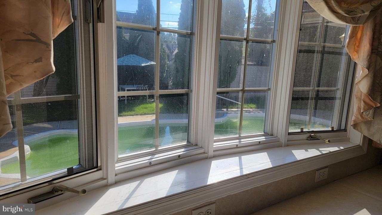 8027 Narvon St - Photo 7 of 15