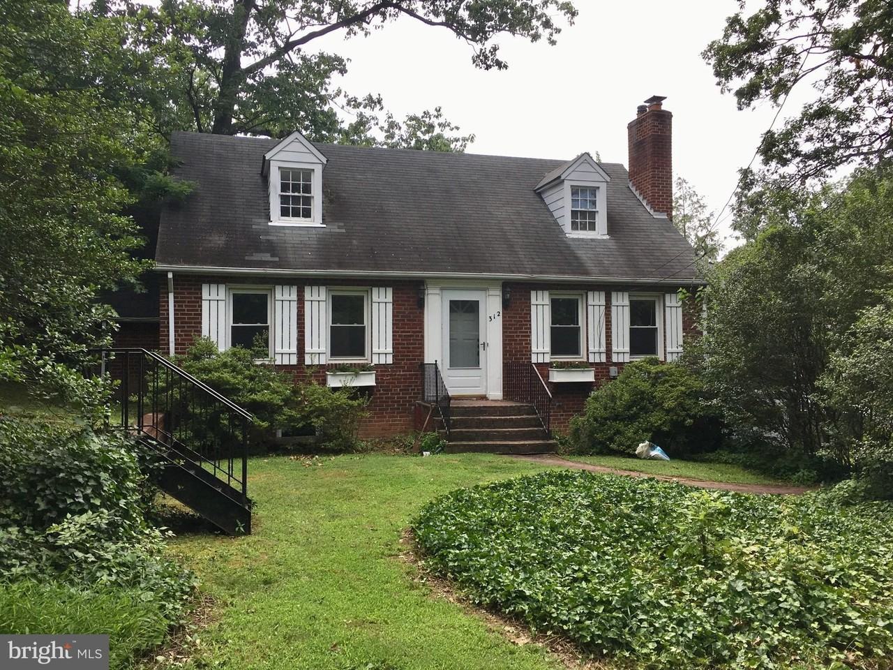 312 N Highland St - Photo 2 of 33