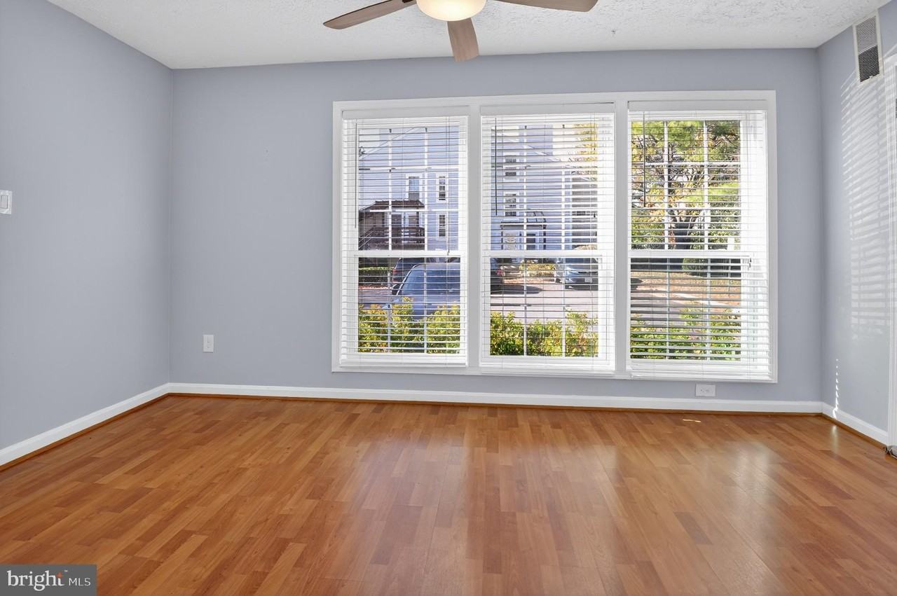 9919 Oakton Terrace Rd - Photo 7 of 15