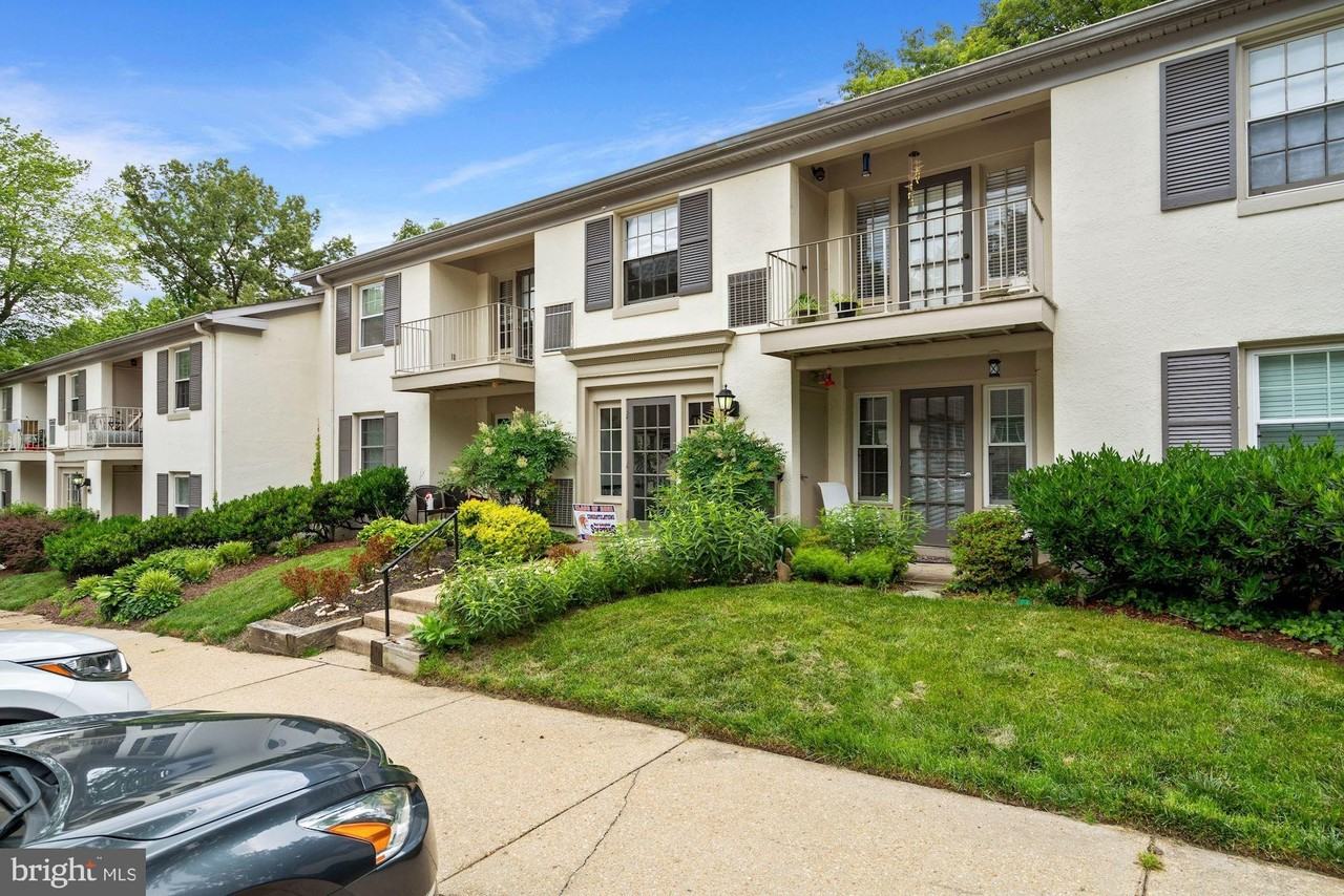 5907G Kingsford Rd Unit 400 #400 - Photo 3 of 20