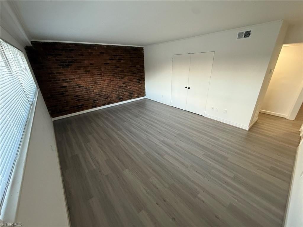 222 N Hawthorne Rd #B - Photo 3 of 10