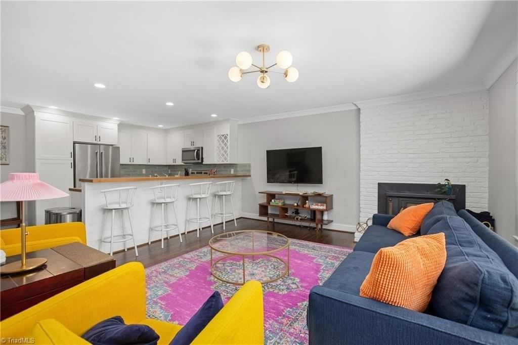 1224 Fenimore St - Photo 7 of 31