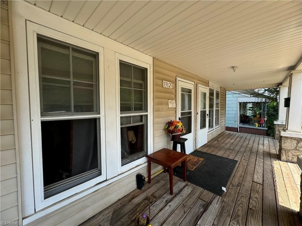 1312 Grove St - Photo 2 of 21