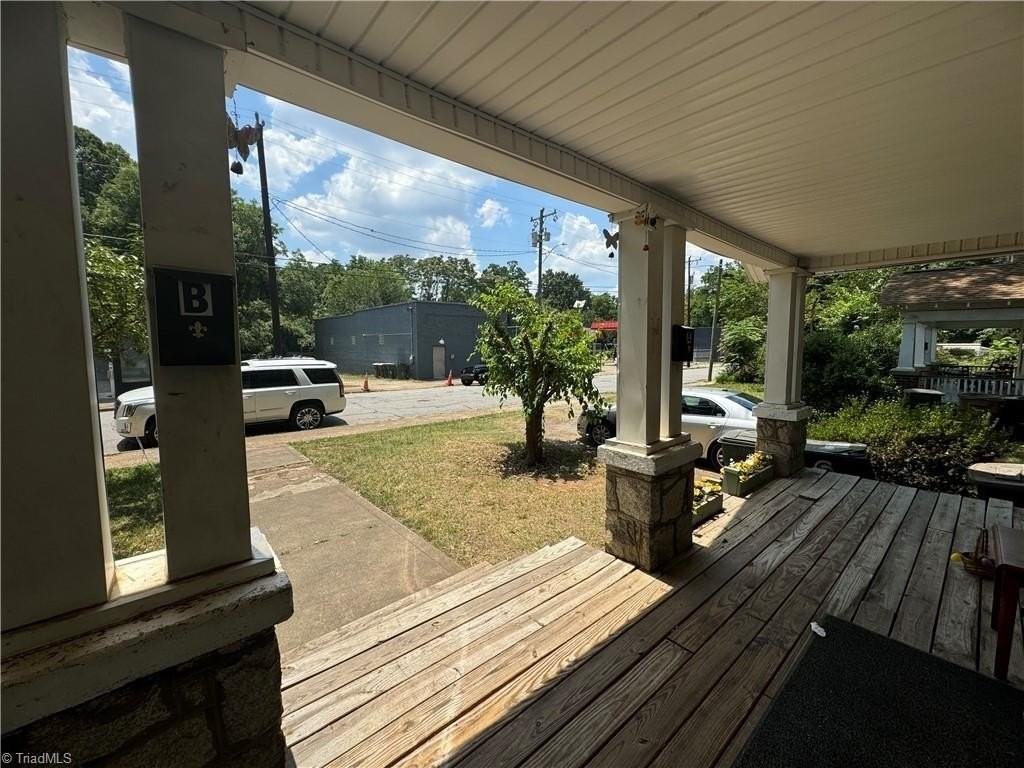 1312 Grove St - Photo 3 of 21