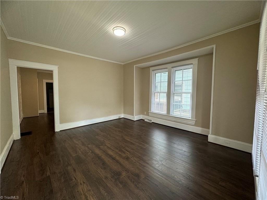 1312 Grove St - Photo 4 of 21