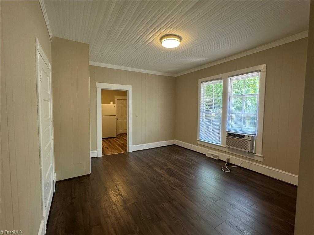 1312 Grove St - Photo 6 of 21