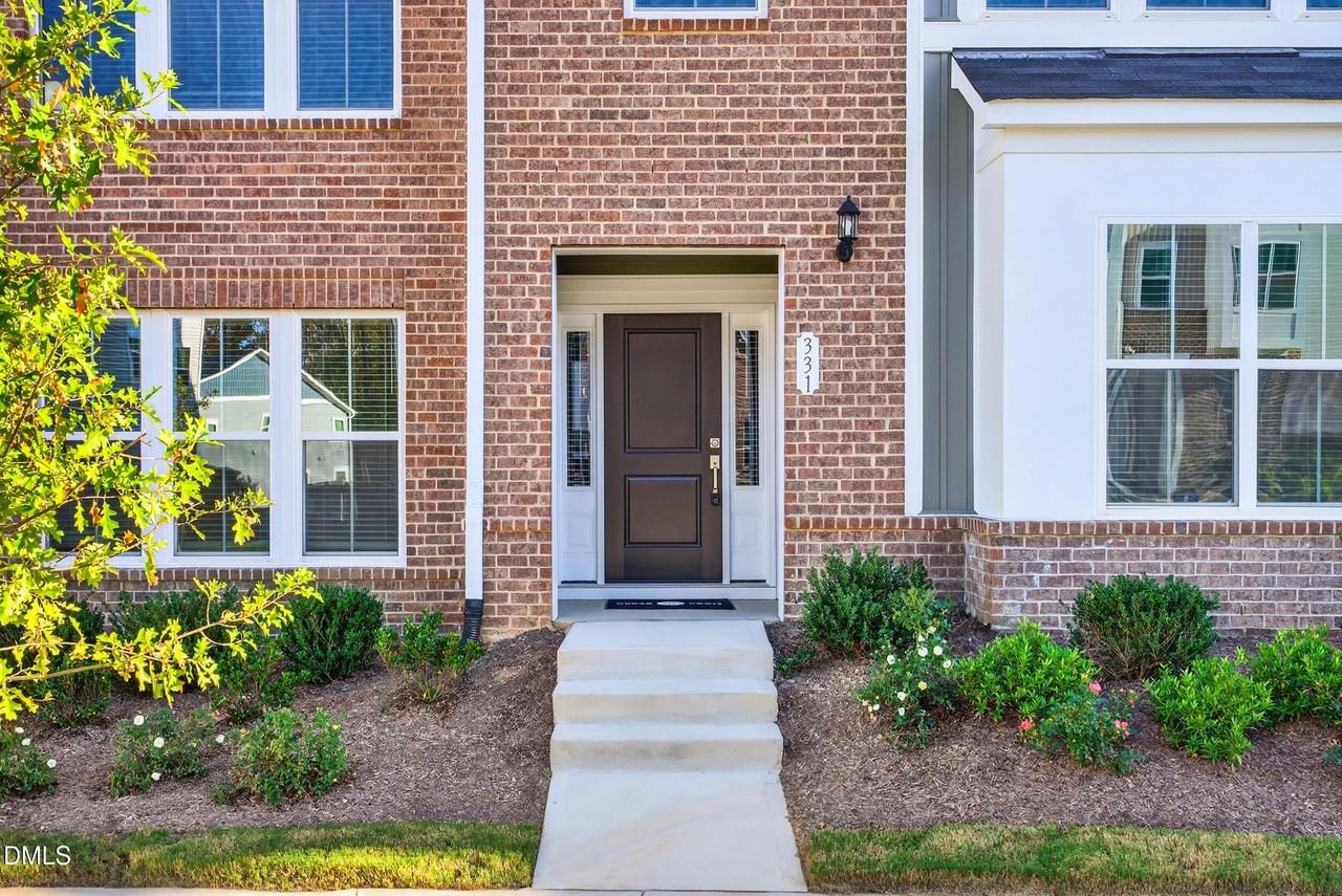 331 Chesapeake Commons St - Photo 3 of 20