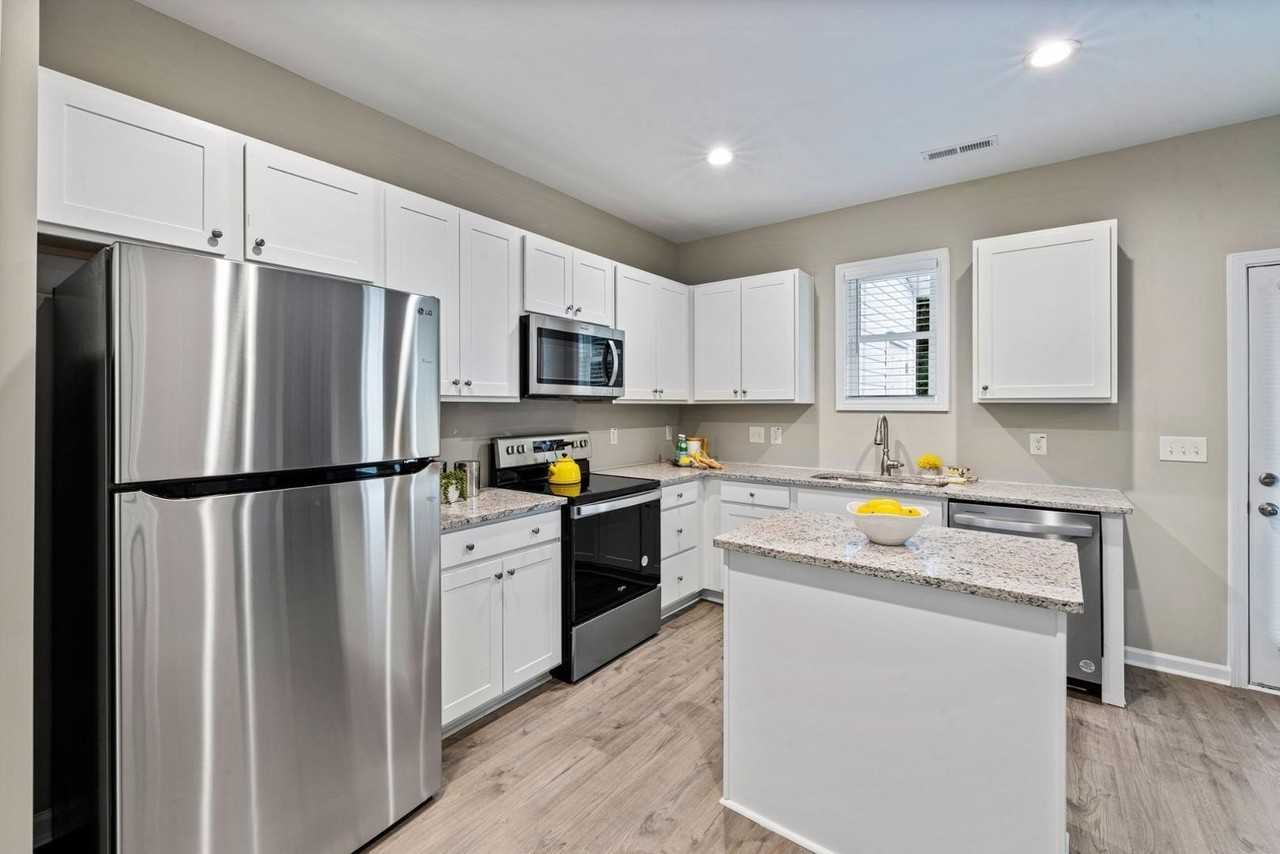 31 Stewarts Knob Dr - Photo 4 of 23