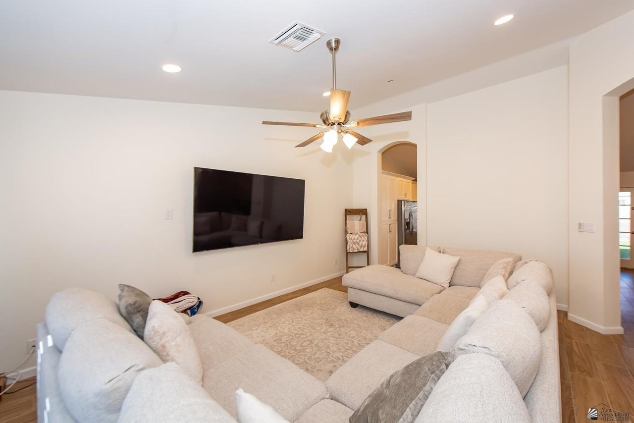 3484 W 14th St - Photo 5 of 28