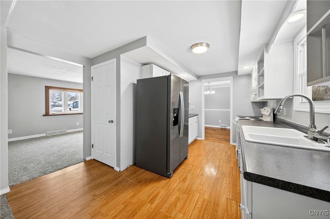 310 Midwood Drive - Photo 7 of 32