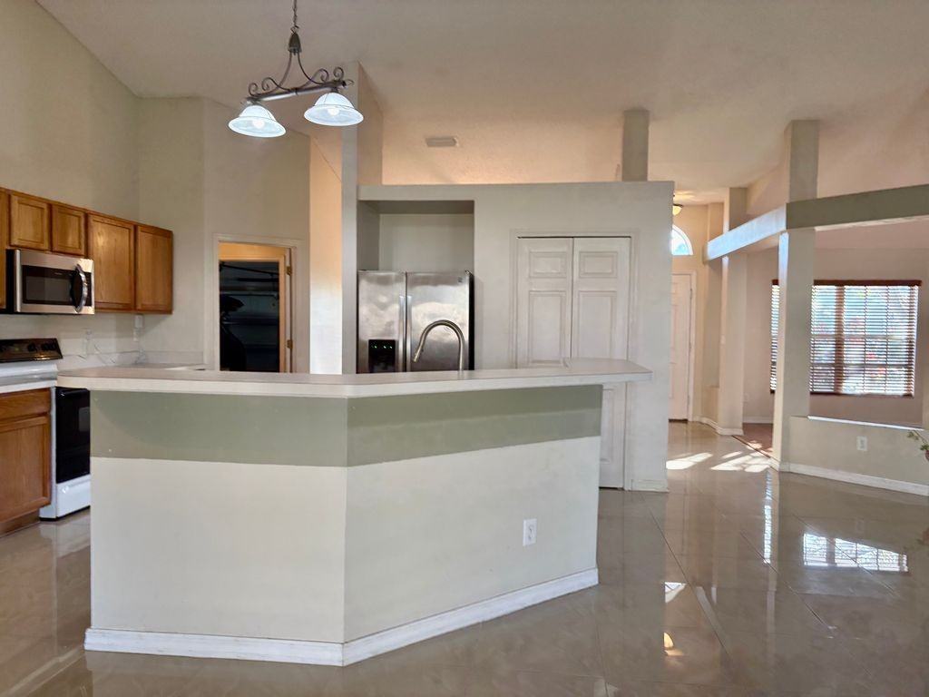 6130 Meghan Dr - Photo 7 of 15