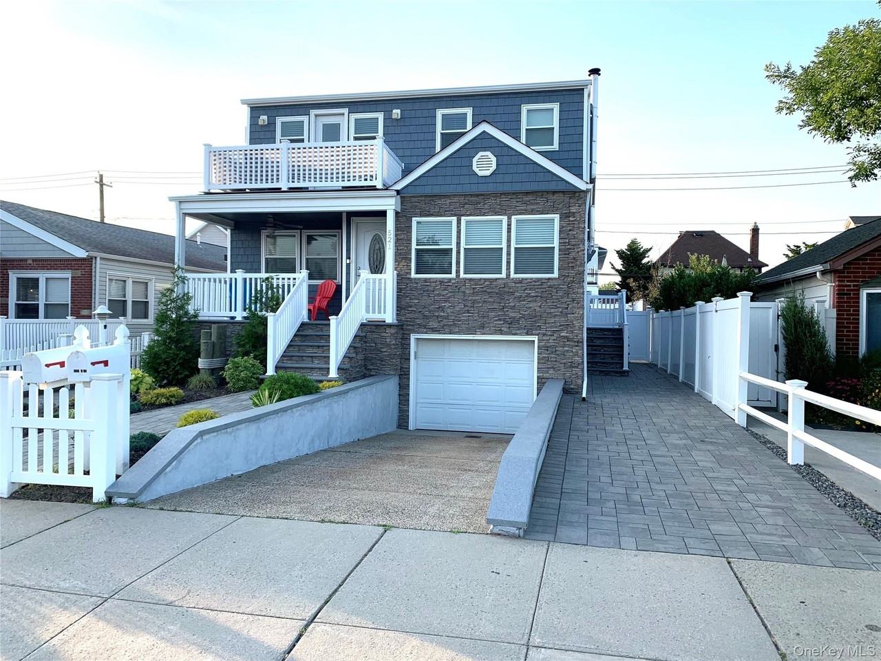 521 W Park Ave - Photo 2 of 24