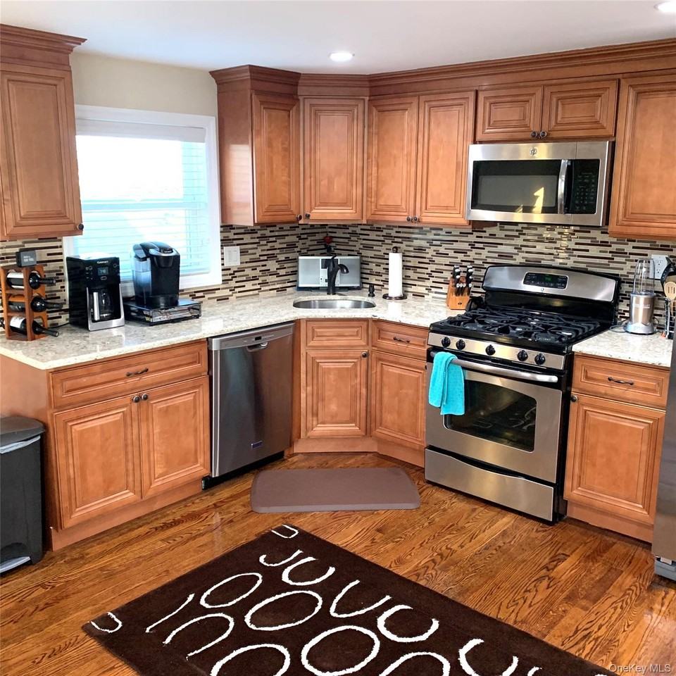 521 W Park Ave - Photo 4 of 24