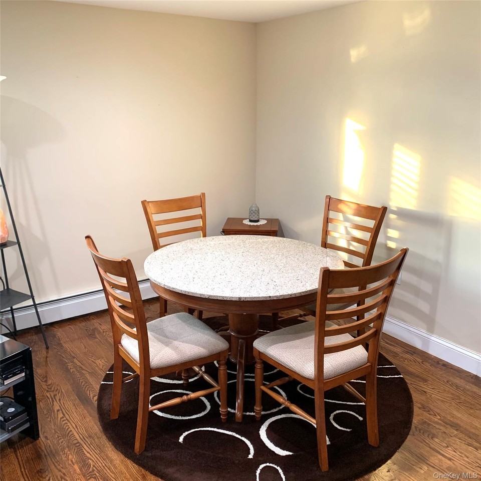 521 W Park Ave - Photo 5 of 24