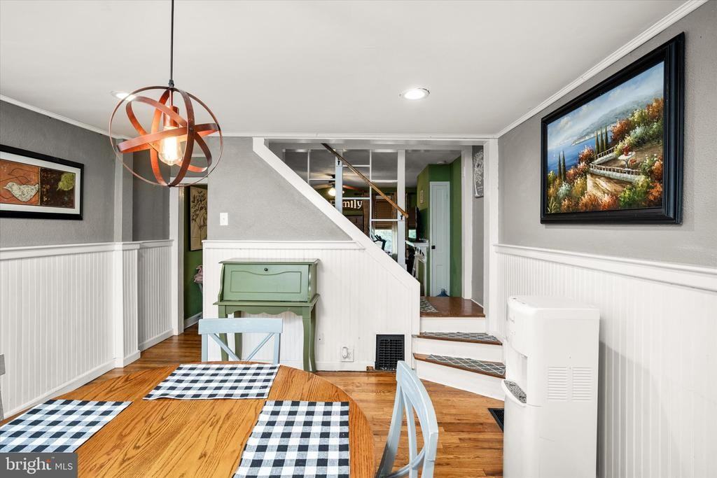 2 W Chestnut St - Photo 5 of 18