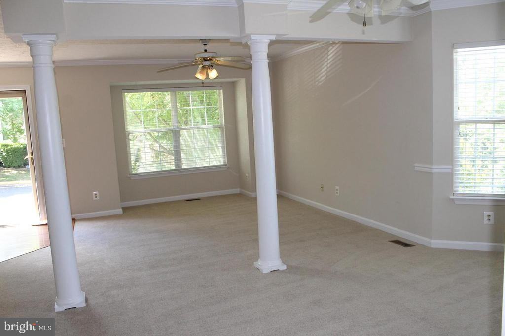 112 Bentley Ct - Photo 6 of 11