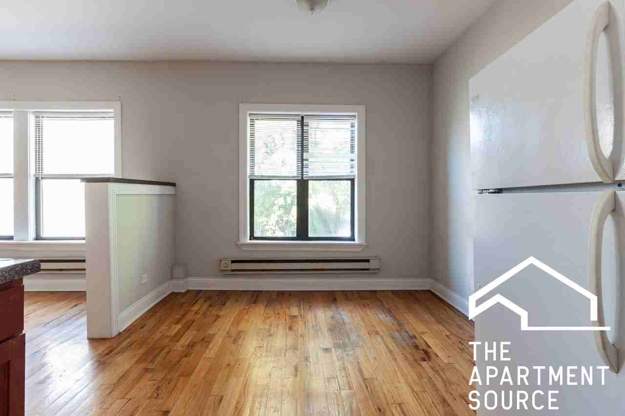 W Cornelia Ave #E3 - Photo 6 of 11